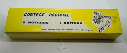 null CLÉ - France - Plastique (1)

RARE

COFFRET "CORTÈGE OFFICIEL"

Illustré d'un...
