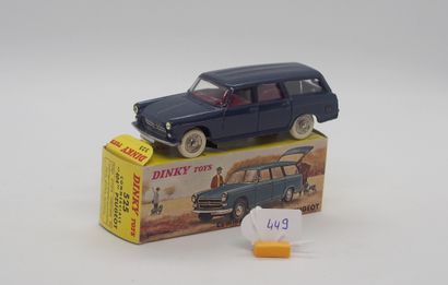 null DINKY TOYS - FRANCE - Metal (1)

# 525 PEUGEOT 404 STATION WAGON

Navy blue,...