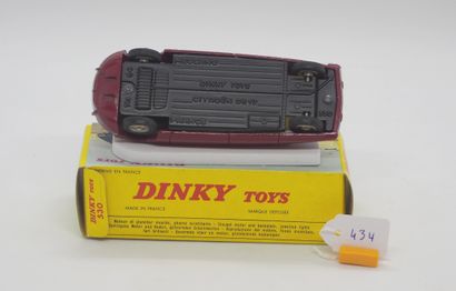 null DINKY TOYS - FRANCE - Metal (1)

# 530 CITROËN DS 19 1963

Bordeaux, ivory interior...