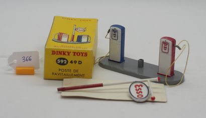 null DINKY TOYS - FRANCE - Metal (1)

# 592/49 D "ESSO" FUELLING STATION

3rd version,...