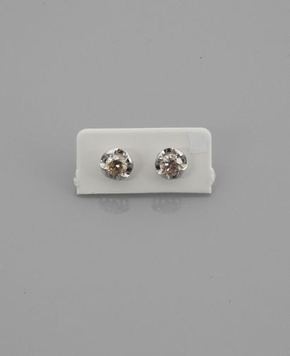null Earrings in white gold, 750 MM, set with baguette-cut and brilliant-cut diamonds,...