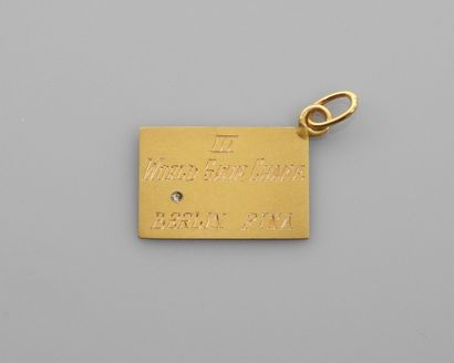 null Yellow gold commemorative "Calendar" pendant, 585 MM, Agosto 1978, SWIM Champ....