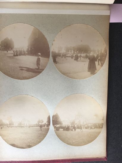 null MARINE - Album of 31 original photographs of round shape, diameter 9 cm, pasted...