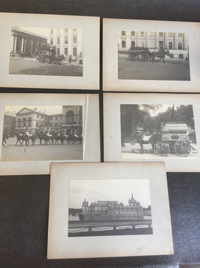 null LONDRES - Réunion de 5 photographies originales contrecollées sur carton, vers...