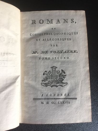 null VOLTAIRE: Romans, ou contes philosophiques et allégoriques. London, 1777. 2...