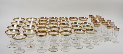 null Partie de service de verres en cristal à filets dorés (50) : 9 coupes, 9 coupes...