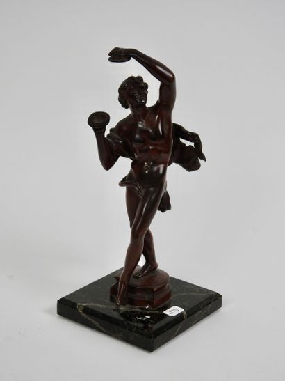 null Sculpture en bronze représentant un joueur de cimbales 

H 25 cm