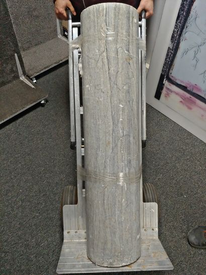 null Colonne en marbre gris 

H 106 cm

Incomplète