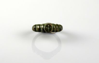 null Nice solid ring with a cross decoration, probably for a clergyman

Bronze Finger...