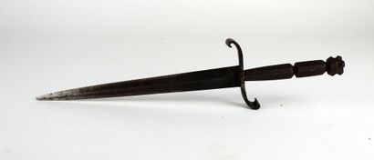 null Stylet ou dague à poignée ouvragée

28,5 cm

XIXème siècle