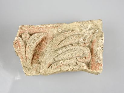 null Element with floral decoration with red pigment remains.

Collected at the end...