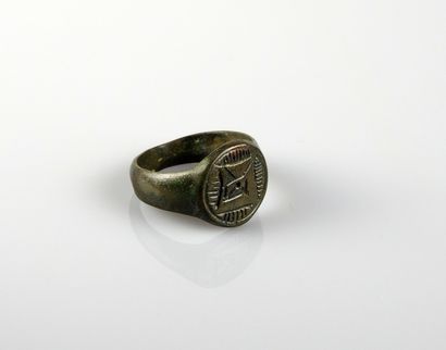 null Ring with enigmatic geometric decoration

Bronze Finger size 52

Medieval p...