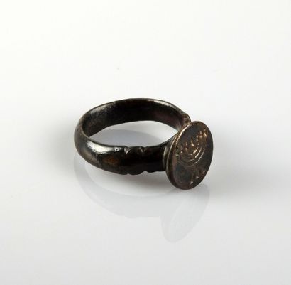 null Rare Jewish ring with a menorah decoration. This form of menorah with tripod...