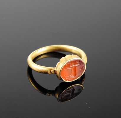 null 
Superb ring with an intaglio representing a horse with a raised paw and a star




Gold...