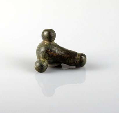 null Superbe applique en forme de phallus

Bronze 2.8 cm

Période romaine