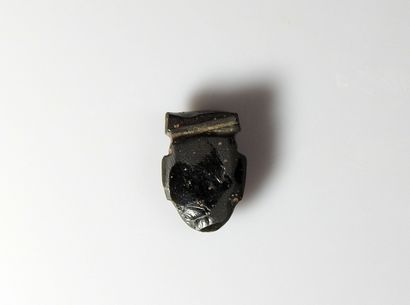 null Amulette représentant le coeur Ib

Obsidienne 1.9 cm

Egypte antique Basse Epoque...
