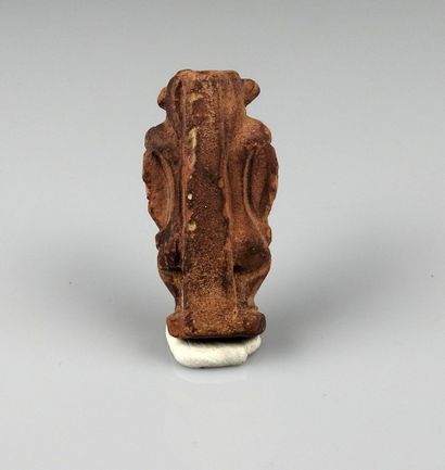 null Amulette de grande taille représentant le dieu Bes

Terre cuite 5,3 cm

Egypte...