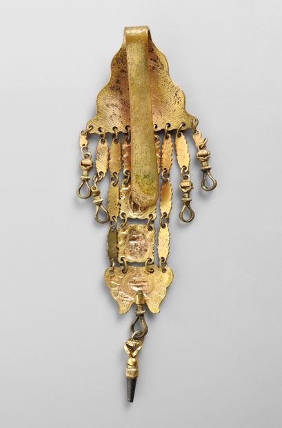 null Nice ' Chatelaine ' complete with floral decoration and Medici Vases, in pomponne...