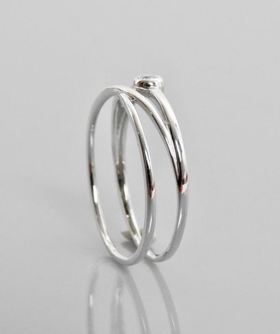 null Ring made of links in white gold, 750 MM, one of them with a brilliant, size...