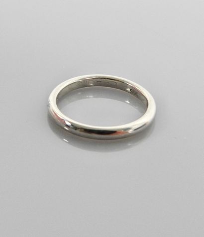 null CHAUMET, Les Eternelles Classiques. Wedding ring, platinum 900 MM, secret diamond,...
