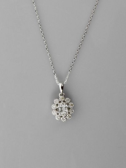 null Chain and pendant in white gold, 750 MM, centered with two baguette diamonds...