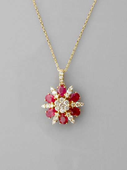 null Diamond chain and pendant in yellow gold, 750 MM, set with six oval rubies,...