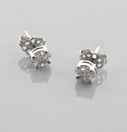 null Boutons d'oreilles en or gris, 750 MM, recouverts de diamants taille princesse...