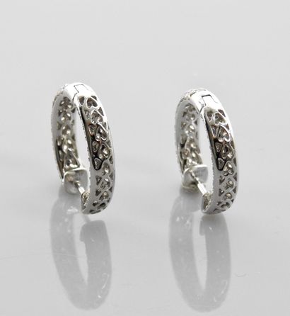 null Elegant earrings in white gold, 750 MM, highlighted with diamonds, total 2.10...