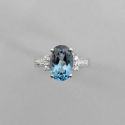 null Ring in white gold, 750 MM, set with an oval zircon weighing about 4.50 carats,...