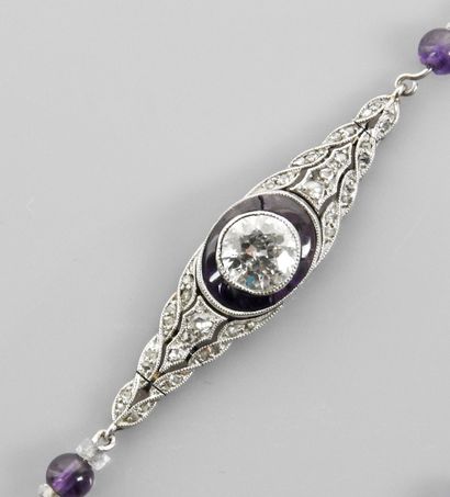 null Ravissant bracelet en or gris, 750 MM, orné de petites perles et billes d'améthyste...