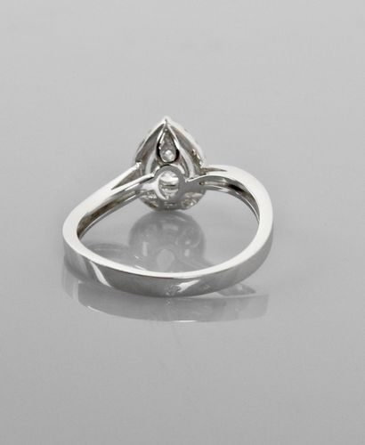 null Solitaire ring in white gold, 750 MM, set with a very beautiful pear-cut diamond...