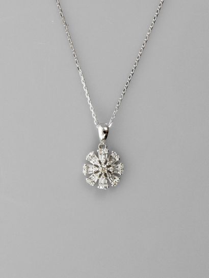 null Diamond chain and pendant in white gold, 750 MM, covered with baguette-cut and...
