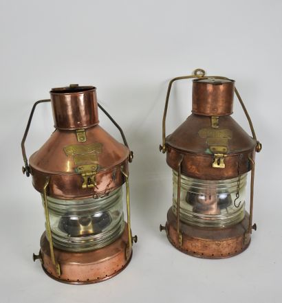 null Marine

Pair of Copper Oil Lanterns

Marked "Anchor Liverpool - Glasgow 

Ship...