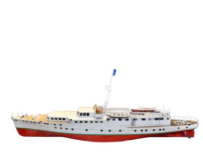 null 
Marine





Model sailing yacht with motorization marked "Wandera ".





Red,...