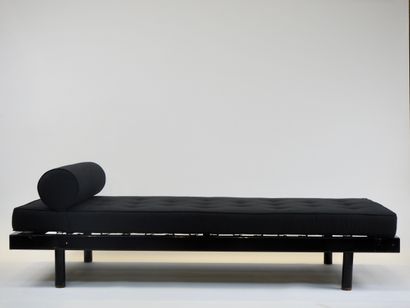 null Jean Prouvé (1901-1984) 

S.C.A.L bed, Ca. 1954 

Black lacquered metal structure,...