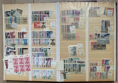 null 2 World Stamp Albums including Germany (2nd war), Russia, Chile, Egypt, Italy,...