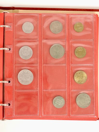 null Collection d'environ 250 pièces de monnaies modernes (dont monnaies en argent)...