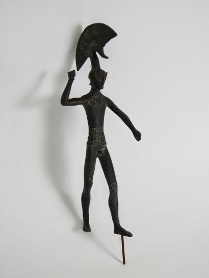 null Guerrier de style etrusque

Bronze

H 29 cm