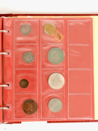 null Collection of about 250 modern coins (including silver coins) in 3 albums