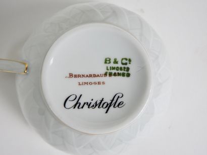 null 
Parties de services à thé en porcelaine Christofle et Bernardaud : 10 tasses,...