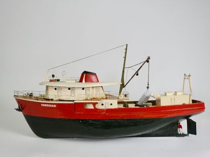null Marine

Motorized sailing model of the Kersidan - Concarneau

Painted and varnished...
