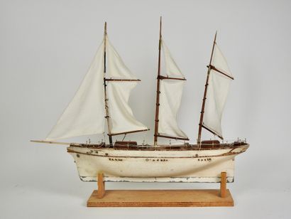 null 
Marine




English 3 masted sailing dock boat "Speedwell - Newburgh" in painted...