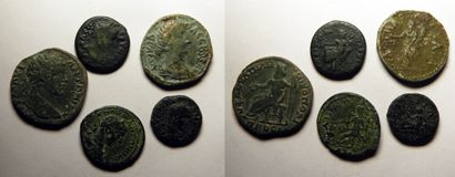 null Cinq monnaies coloniales

en bronze.