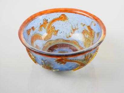 null Overlay bowl.celestial dragons.mark on the base.

Circa XIXès.China.

D: approx...