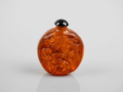 null Amber snuffbox.China

Stopper reported. 19th century.

H :6,5cm.as is