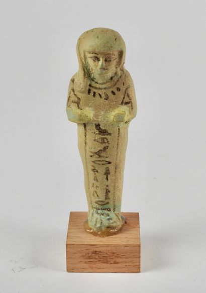 null Chaouabti of a Ramesside priest.15cm.