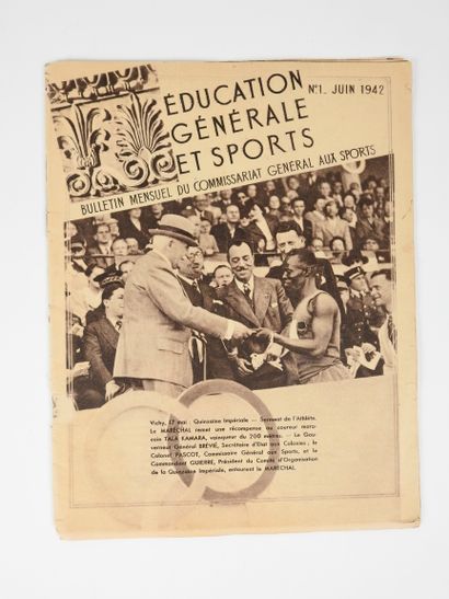 Football. Revue n°1 de 1942. Rares reportages....