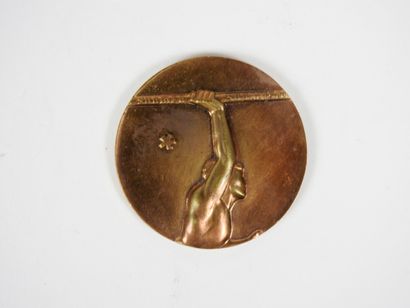 null Athletics. Javelin thrower. Bronze medal, aver: the thrower with star, reverse:...
