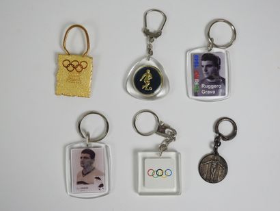 null Jeux Olympiques.1960-1980. Six porte-clefs. a) Trentenaire des Ecrivains Sportifs...