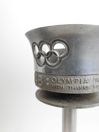 null 
Jeux Olympiques/Londres 1948/Torche officielle. Torche officielle en alliage...
